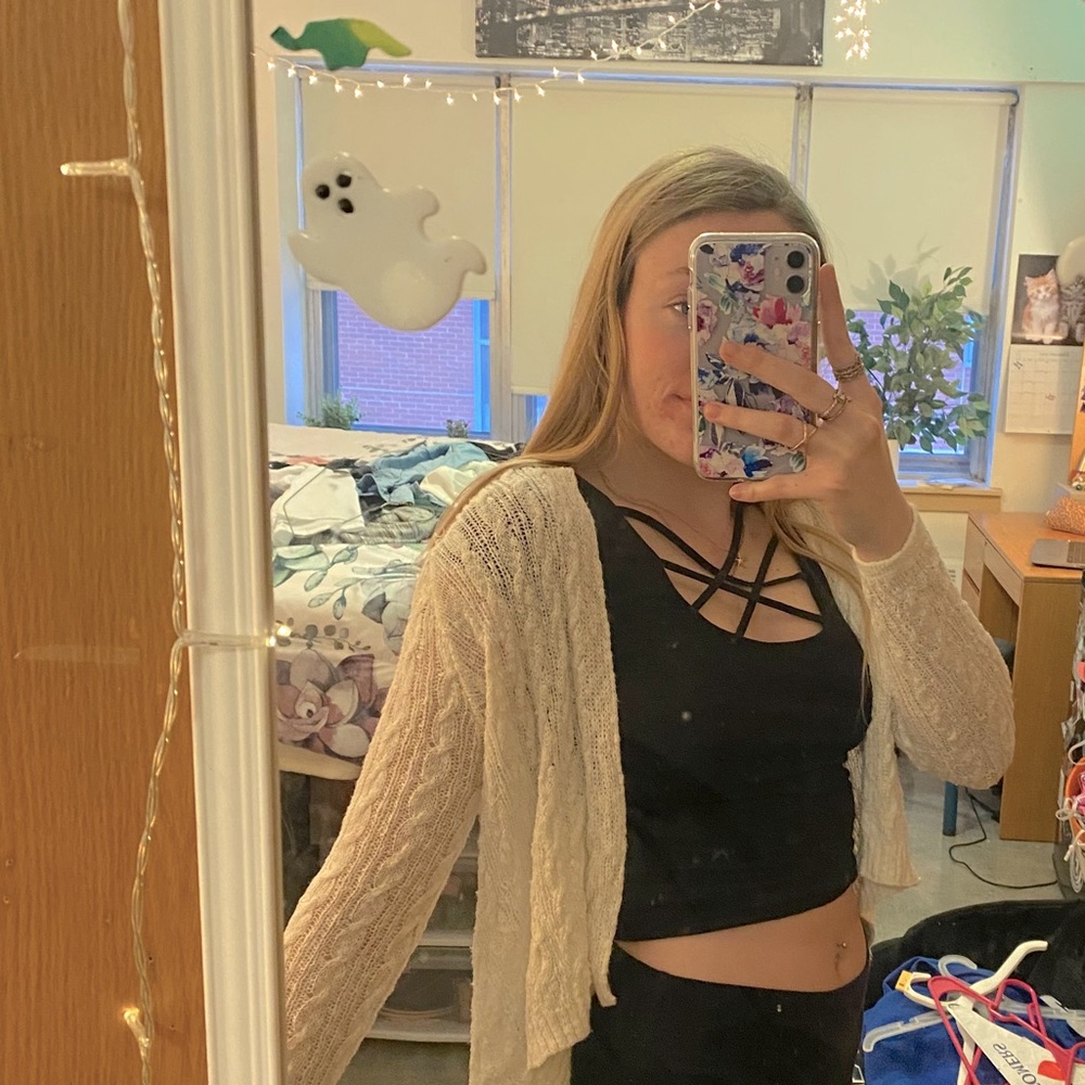 White Cardigan🕊✨🤍 - Picture 5 of 7